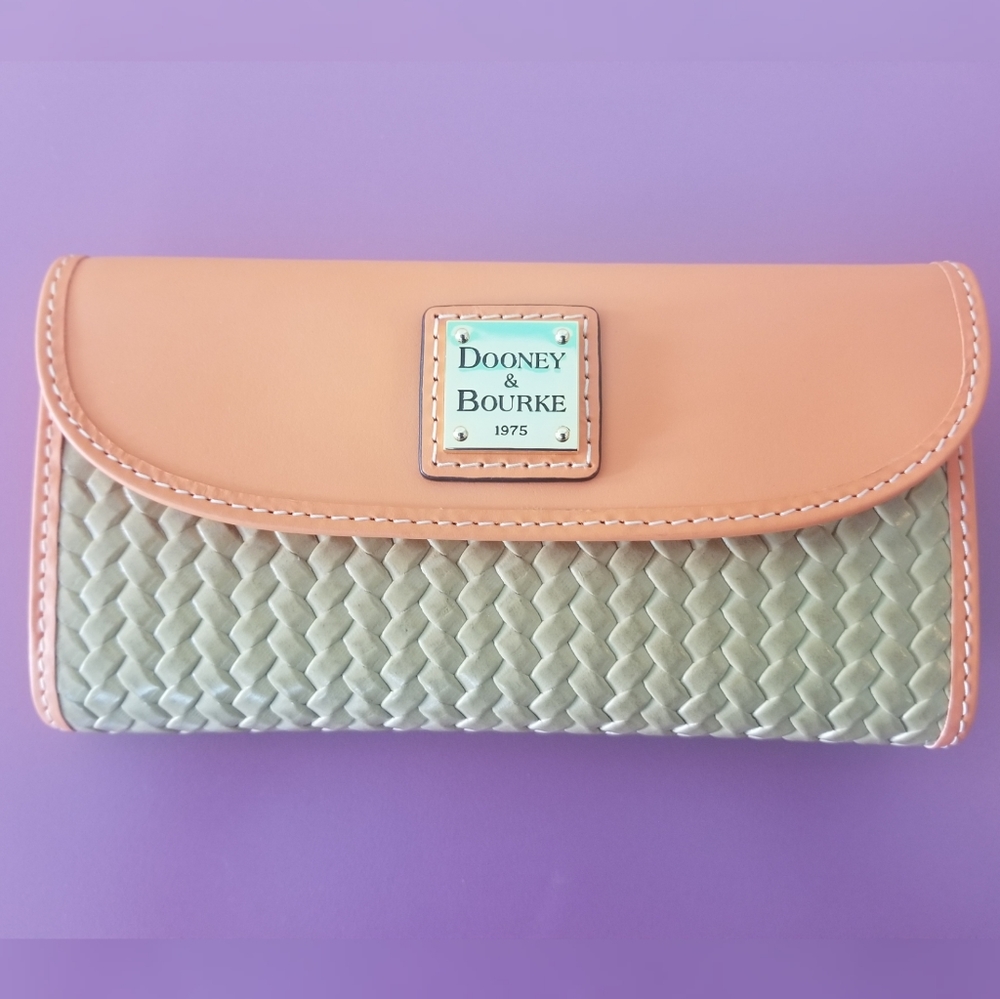 NWT Dooney & Bourke Coral Woven Wallet